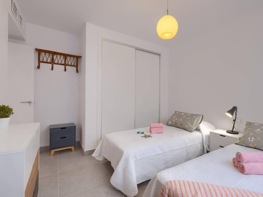 Bonito Apartamento 2 Minutos De La Playa Фуeнхирола Екстериор снимка