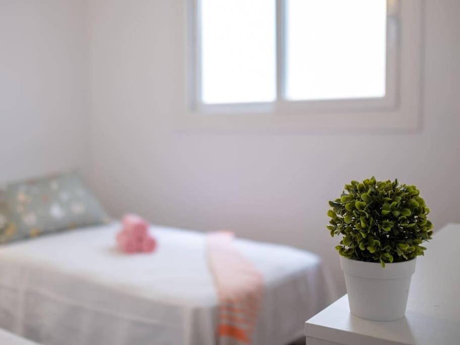 Bonito Apartamento 2 Minutos De La Playa Фуeнхирола Екстериор снимка