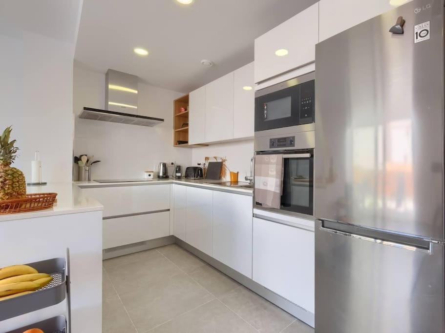 Bonito Apartamento 2 Minutos De La Playa Фуeнхирола Екстериор снимка