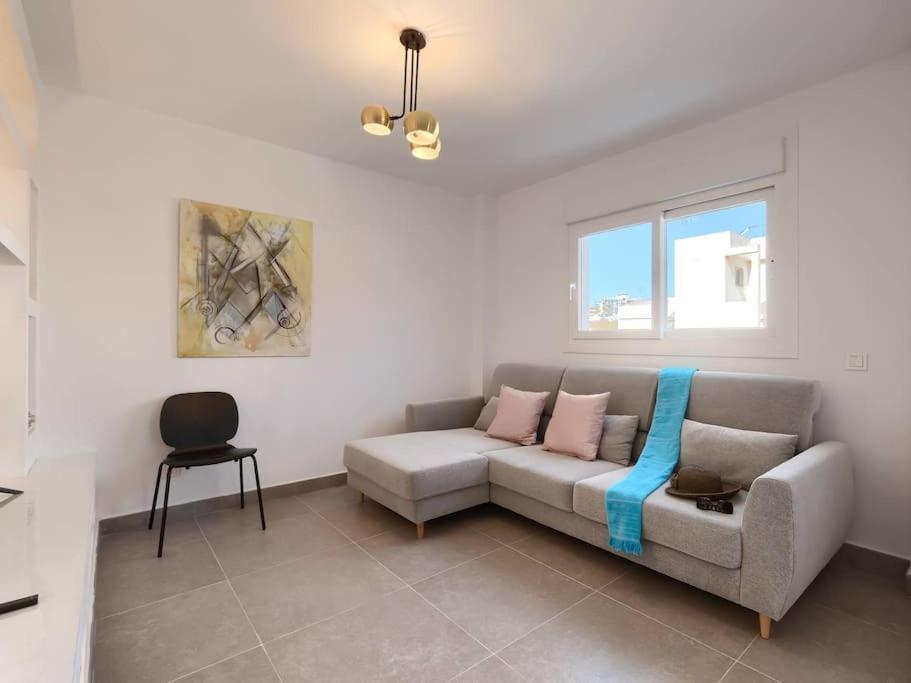 Bonito Apartamento 2 Minutos De La Playa Фуeнхирола Екстериор снимка