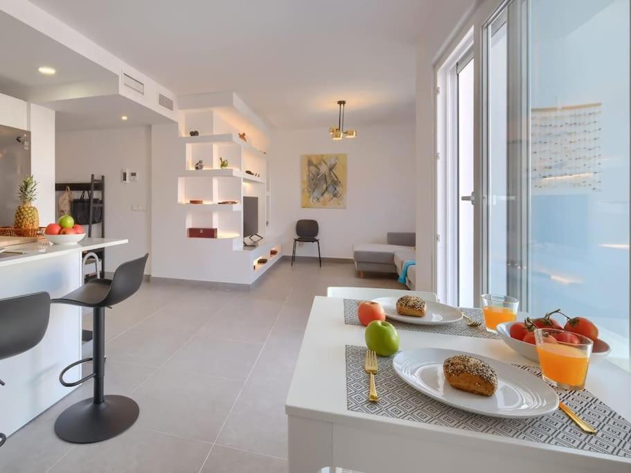 Bonito Apartamento 2 Minutos De La Playa Фуeнхирола Екстериор снимка